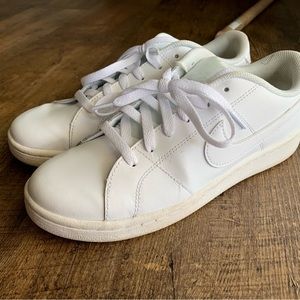 Nike Womens Court Royale 2 White Size 9